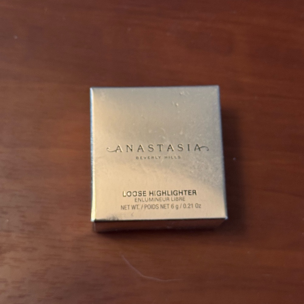 Anastasia Beverly Hills Loose Highlighter in Vegas